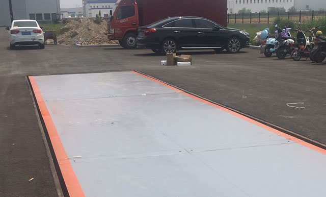 濟南＂一湖一環(huán)＂亮化工程于11月28日采購一批80噸電子地磅