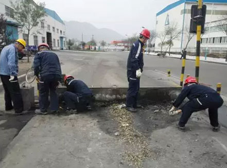 蘭州質(zhì)檢計量管理自主拆裝100噸地磅 大大提高地磅拆裝技術