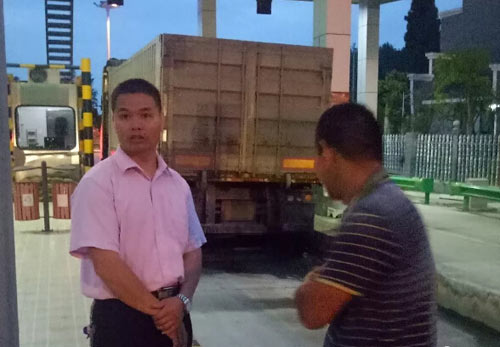 紅巖溪收費(fèi)站某貨車2小時(shí)過地磅30余次 企圖沖磅減重